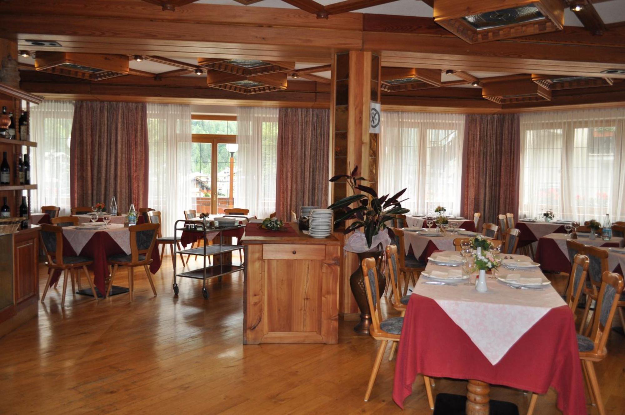 Hotel Tourist Вальтурнанш Экстерьер фото