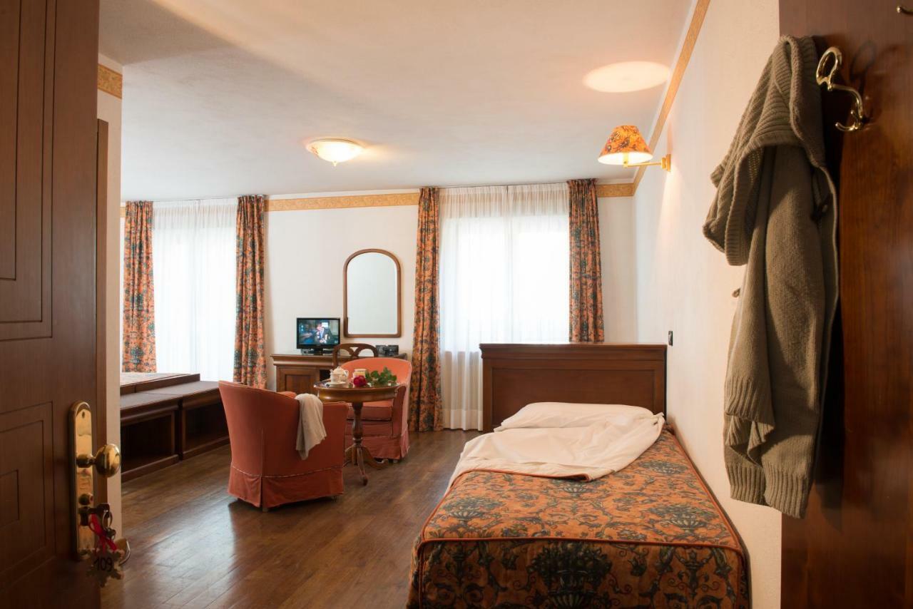 Hotel Tourist Вальтурнанш Экстерьер фото