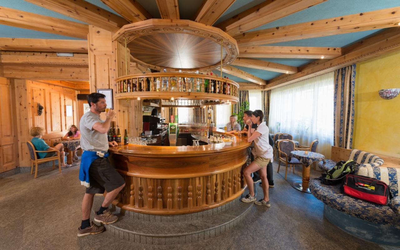 Hotel Tourist Вальтурнанш Экстерьер фото